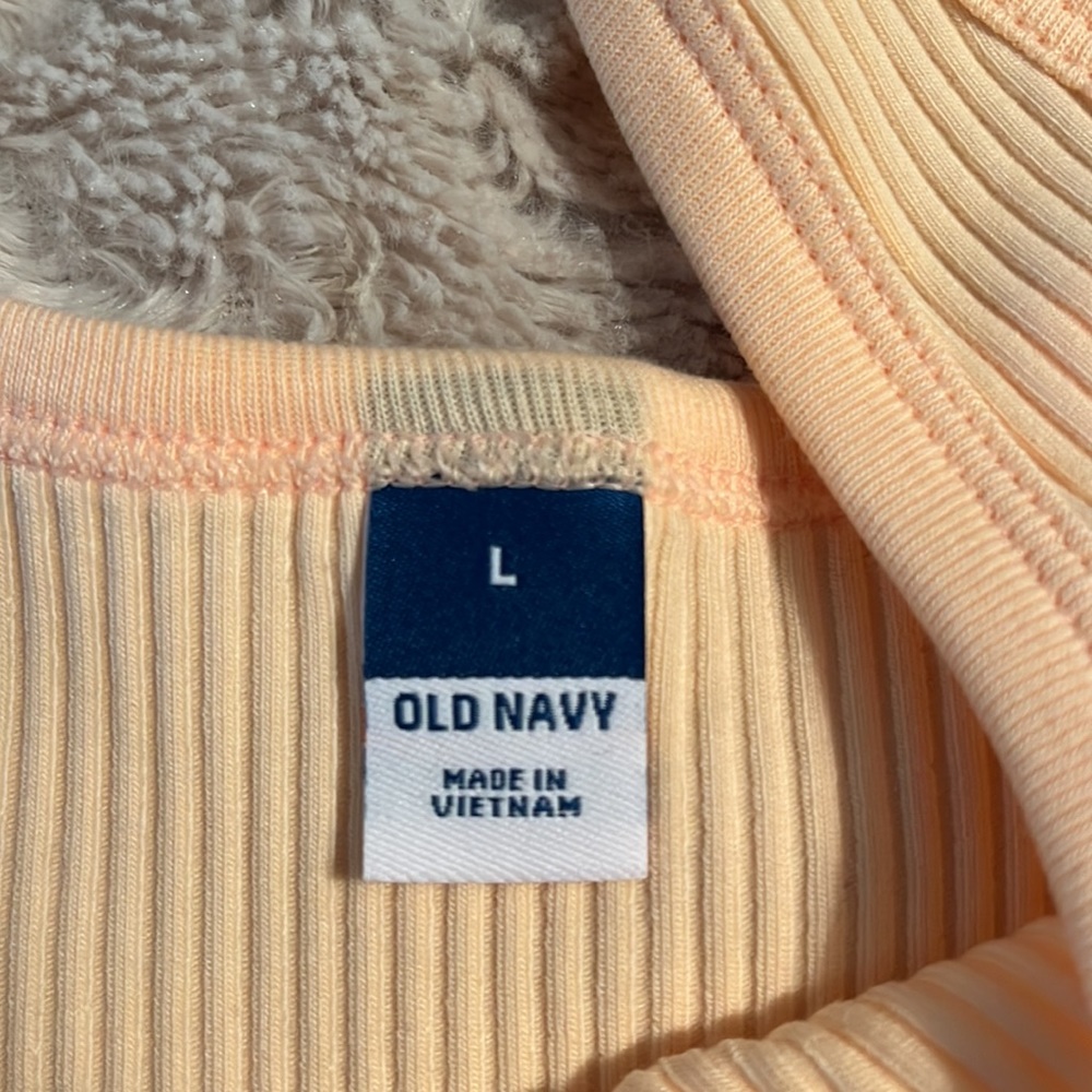 Old Navy Large Tank Tops NWT - Picture 3 of 3